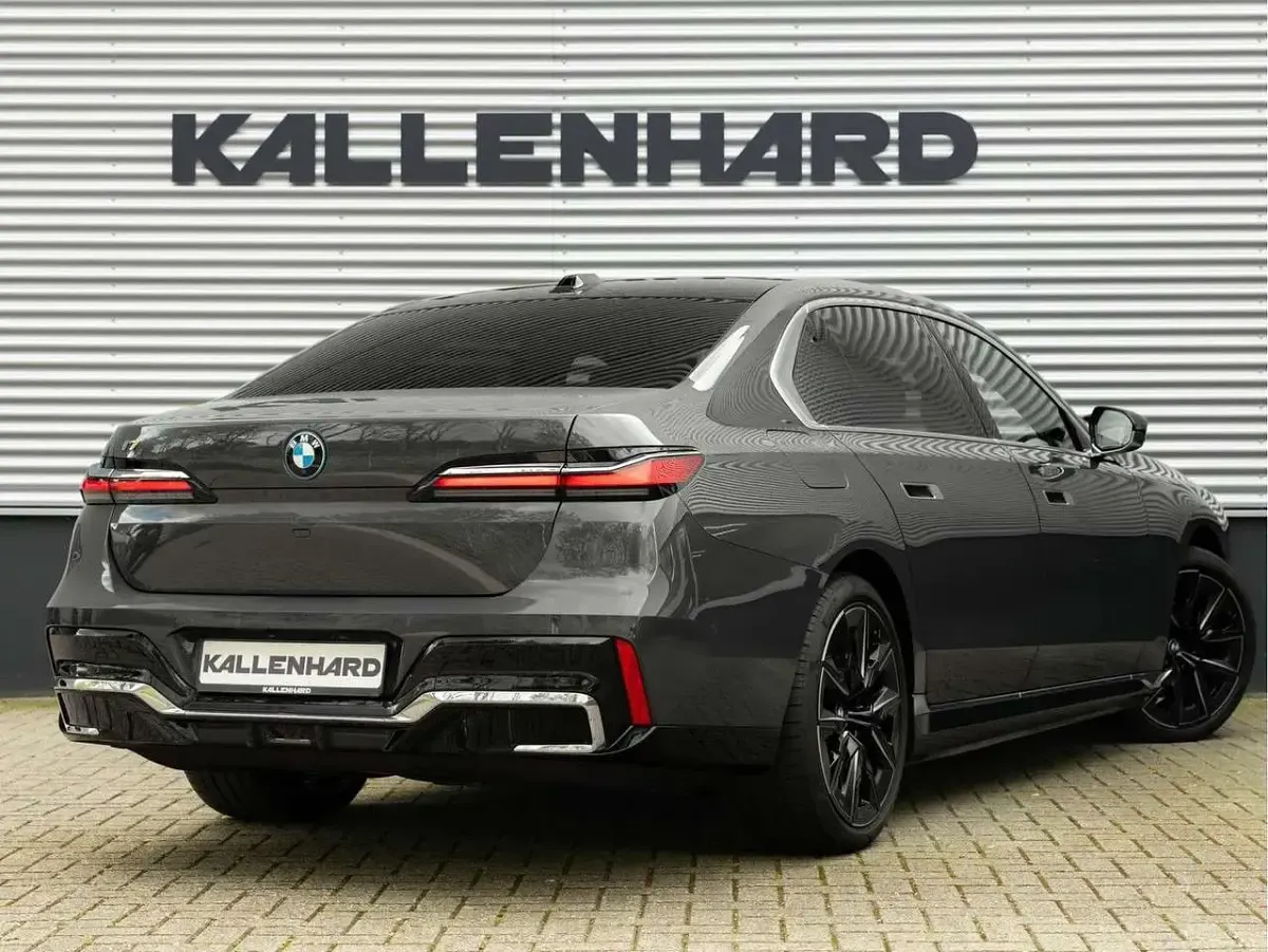Gebraucht BMW i7 Executive 484 kW (659 PS) 2023 Grau Limousine