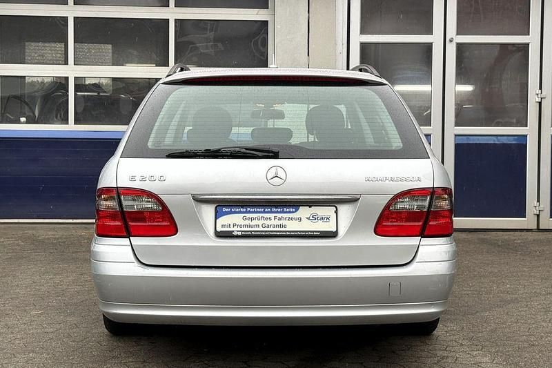 Gebraucht Mercedes E200 Elegance 184 PS (135 kW) 2007 Silber Limousine