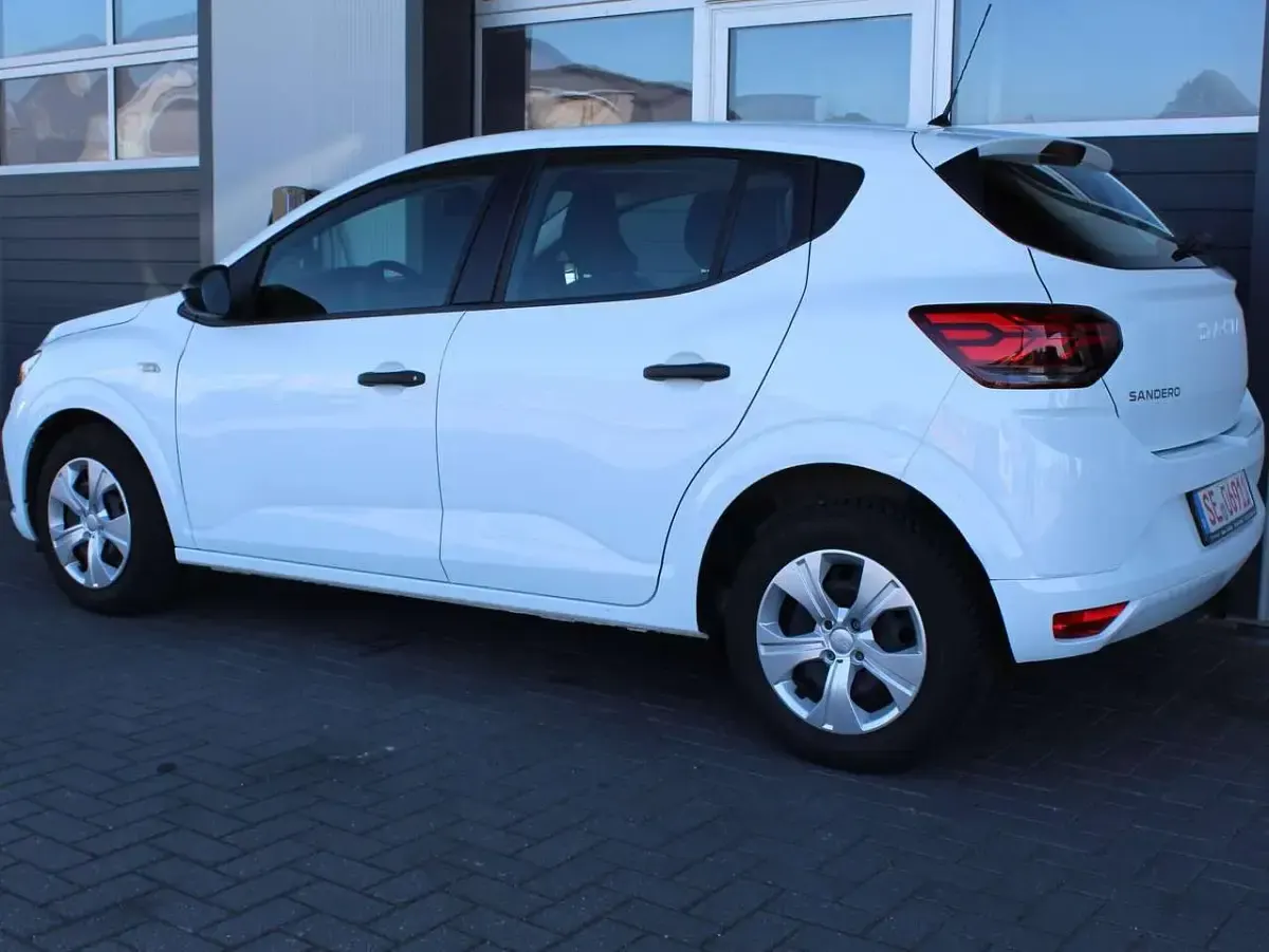 Gebraucht Dacia Sandero Essentiel 67 PS (49 kW) 2024 Gletscherweiss Kleinwagen