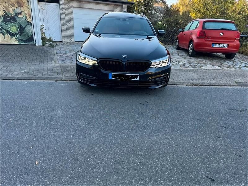 Schwarz Gebraucht 2019 BMW 530 M Sport Kombi | 17.500 € (Guter Preis) - Bild 1/4