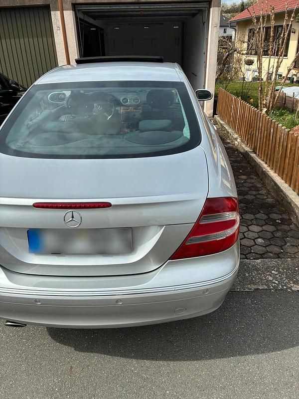 Gebraucht Mercedes CLK240 170 PS (125 kW) 2002 Silber Coupé