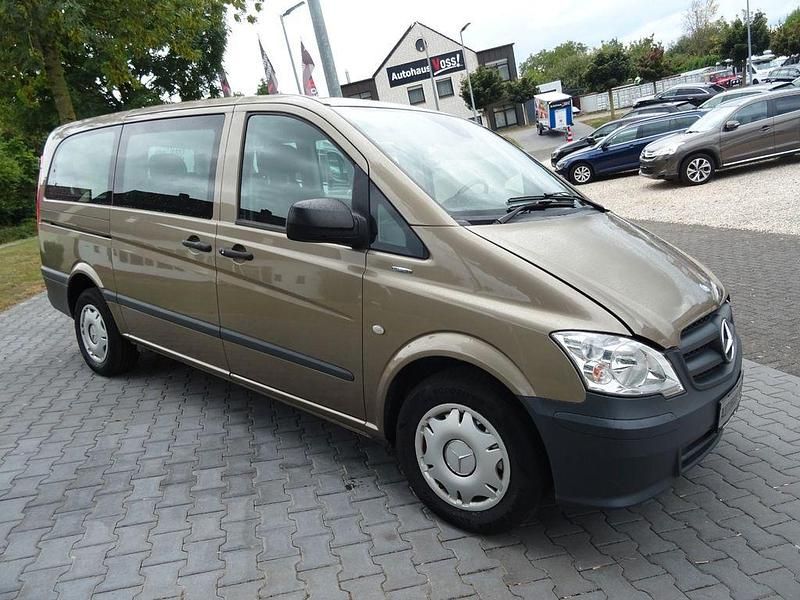 Beige Gebraucht 2011 Mercedes Vito Van / Kleinbus | 13.400 € (Etwas zu teuer) - Bild 1/4