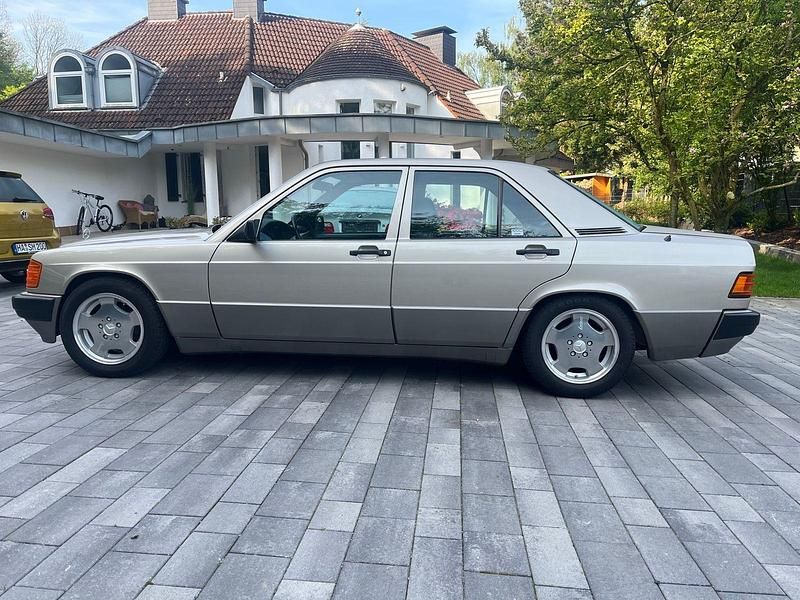 Gebraucht Mercedes E500 132 PS (97 kW) 1988 Limousine
