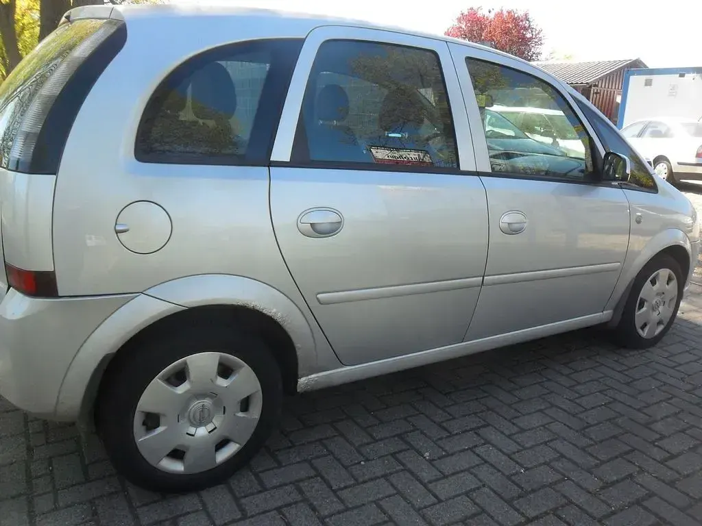 Gebraucht Opel Meriva Edition 90 PS (66 kW) 2006 Silber Van / Kleinbus