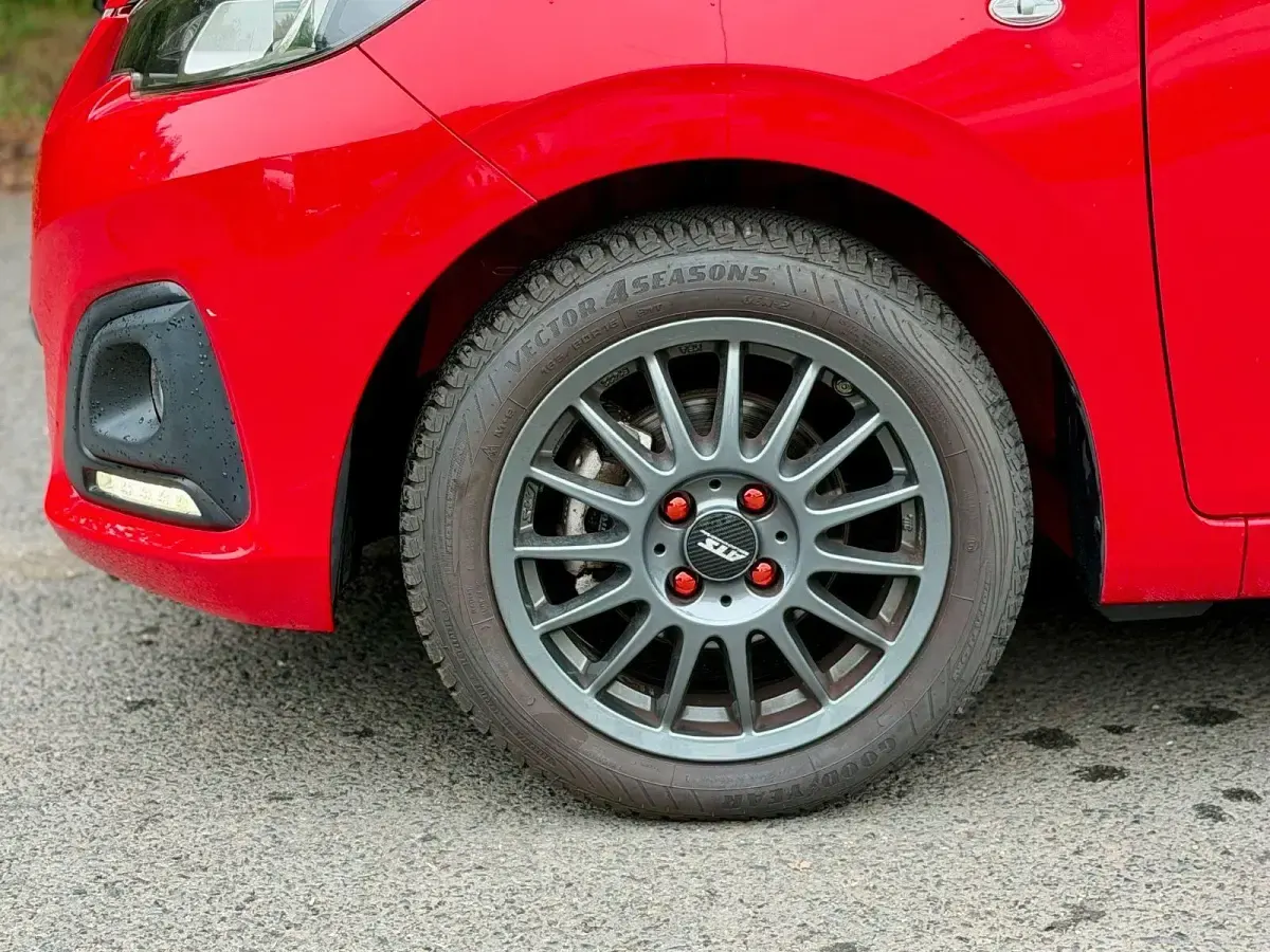 Gebraucht Peugeot 108 S 69 PS (50 kW) 2015 Rot Kleinwagen