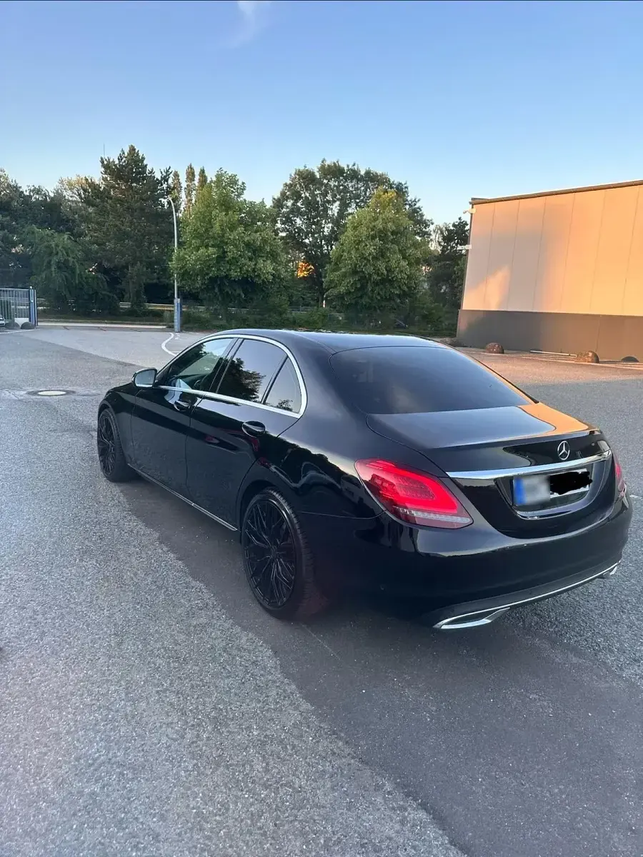 Gebraucht Mercedes C220 Business 194 PS (142 kW) 2019 Schwarz Limousine