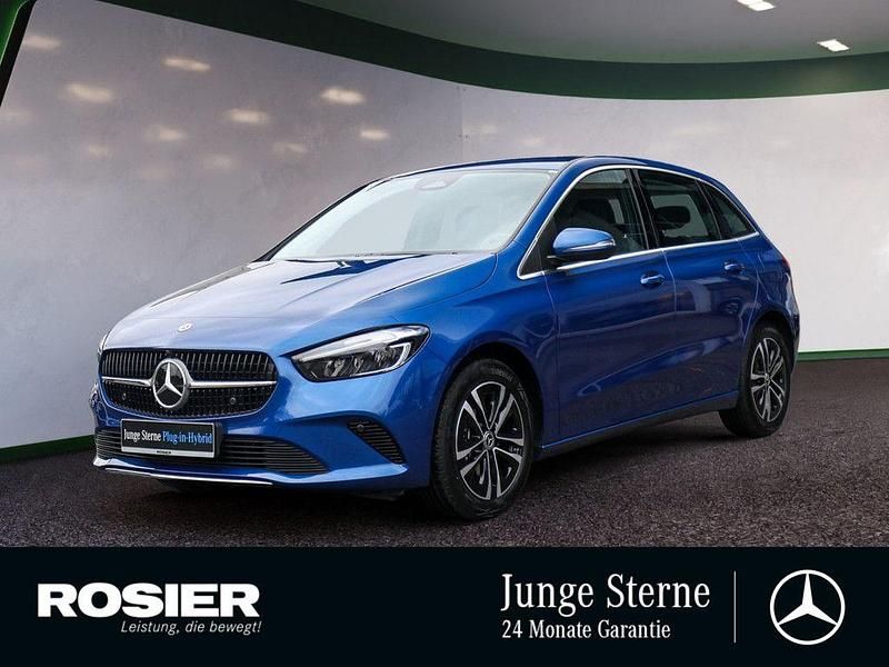 Gebraucht Mercedes B250e Advanced 163 PS (119 kW) 2025 Blau Van / Kleinbus