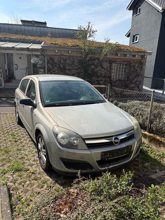 Gebraucht Opel Astra 105 PS (77 kW) 2006 Silber Limousine