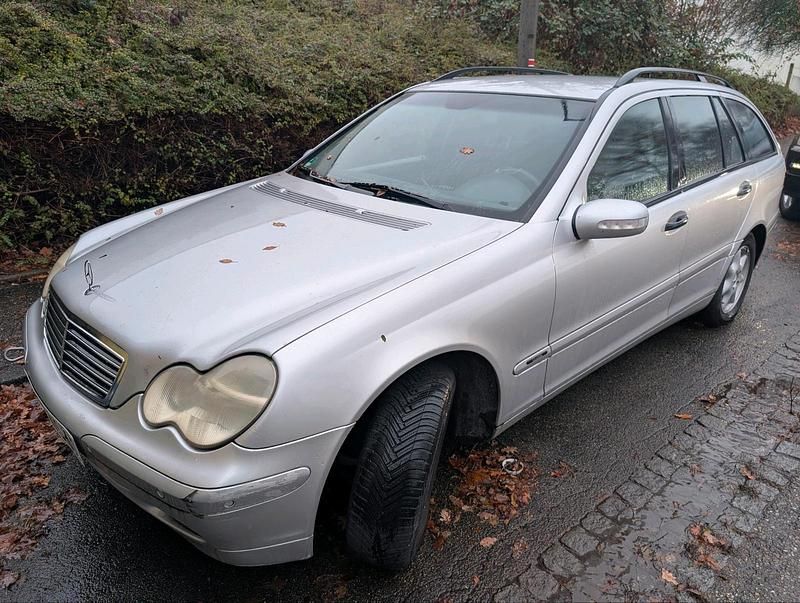 Silber Gebraucht 2003 Mercedes C220 Kombi | 990 € (Fairer Preis) - Bild 1/4