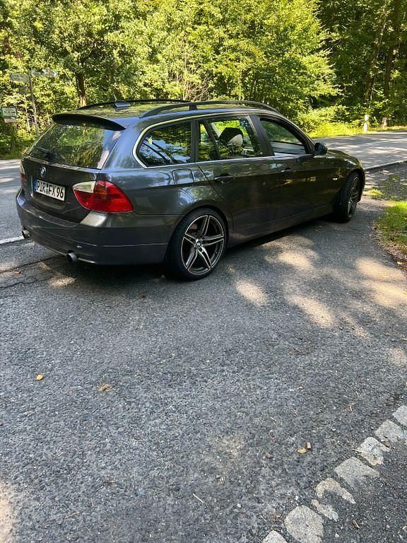 Grau Gebraucht 2008 BMW 335 Kombi | 10.750 € (Guter Preis) - Bild 1/4