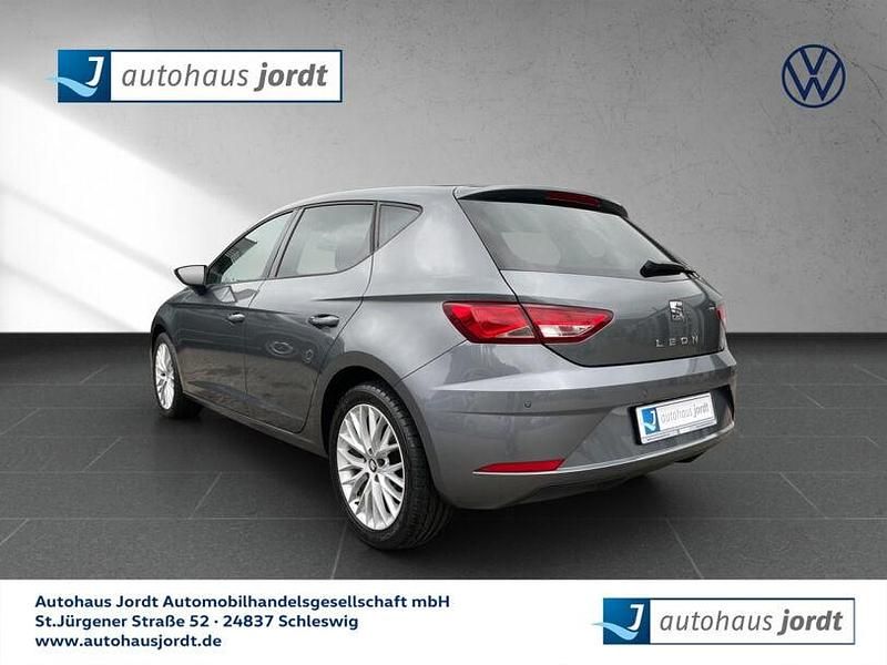 Usata Seat Leon Style 110 CV (80 kW) 2018 Argento Berlina