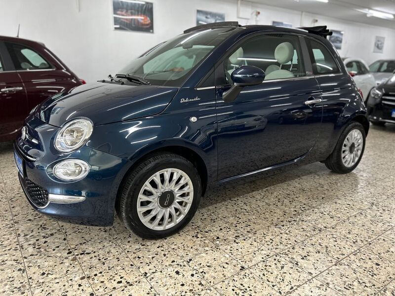 Blau Gebraucht 2021 Fiat 500 Dolcevita Cabrio | 13.970 € (Fairer Preis) - Bild 1/4