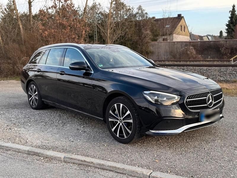 Gebraucht Mercedes E300 195 PS (143 kW) 2020 Schwarz Kombi