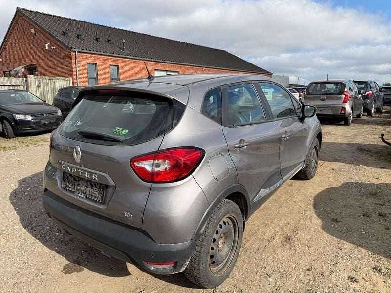 Używany Renault Captur Dynamique 90 KM (66 kW) 2016 Szary SUV