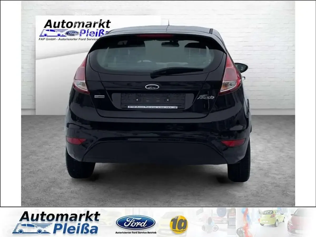 Gebraucht Ford Fiesta Trend 80 PS (58 kW) 2013 Pantherschwarz metallic Kleinwagen