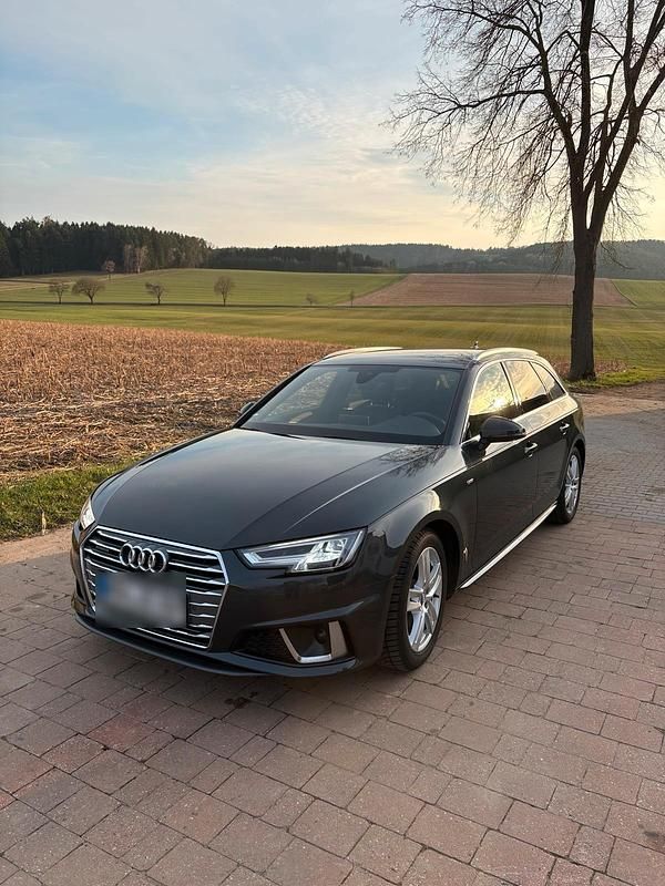 Gebraucht Audi A4 Ambiente 190 PS (139 kW) 2019 Grau Kombi