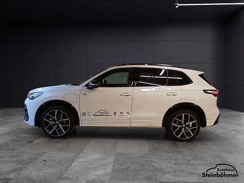Gebraucht VW Tiguan R-line 177 PS (130 kW) 2025 Pure white SUV