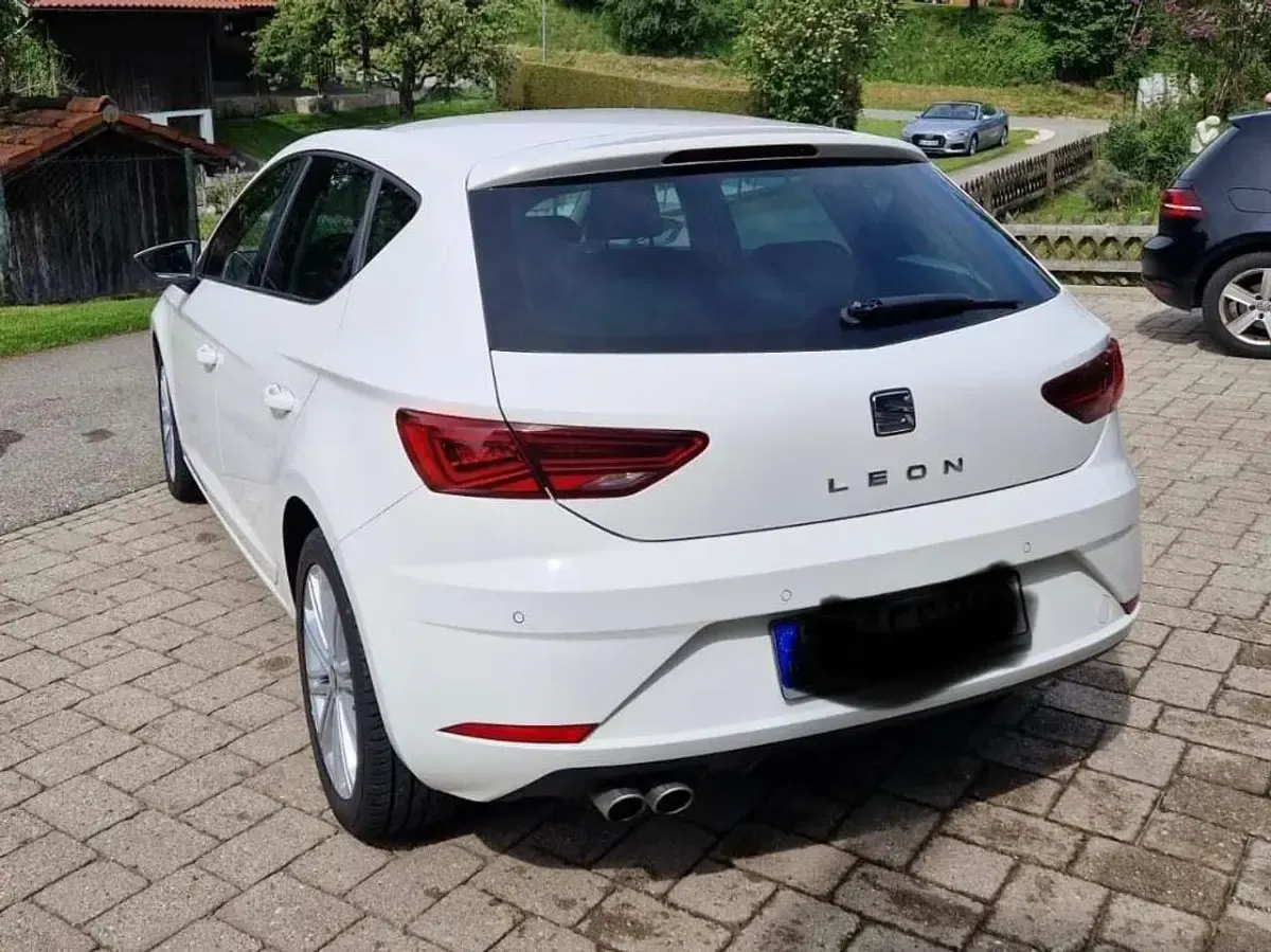Gebraucht Seat Leon 125 PS (91 kW) 2018 Weiß Limousine