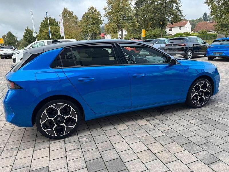 Gebraucht Opel Astra Ultimate 131 PS (96 kW) 2024 Blau Limousine