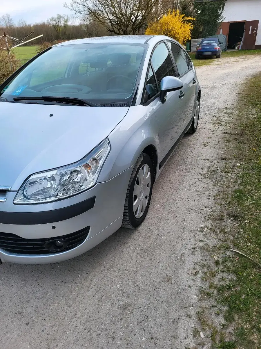 Used Citroën C4 88 HP (64 kW) 2007 Silver Sedan
