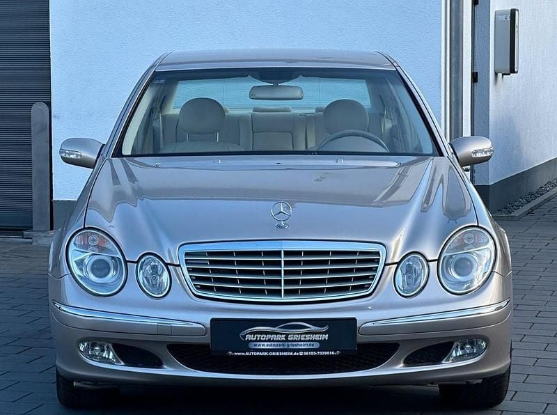 Gebraucht Mercedes E220 Elegance 150 PS (110 kW) 2004 Beige Limousine