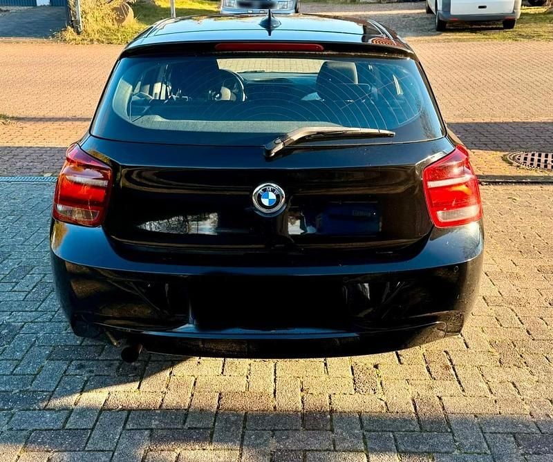 Gebraucht BMW 114 102 PS (75 kW) 2013 Schwarz Kleinwagen