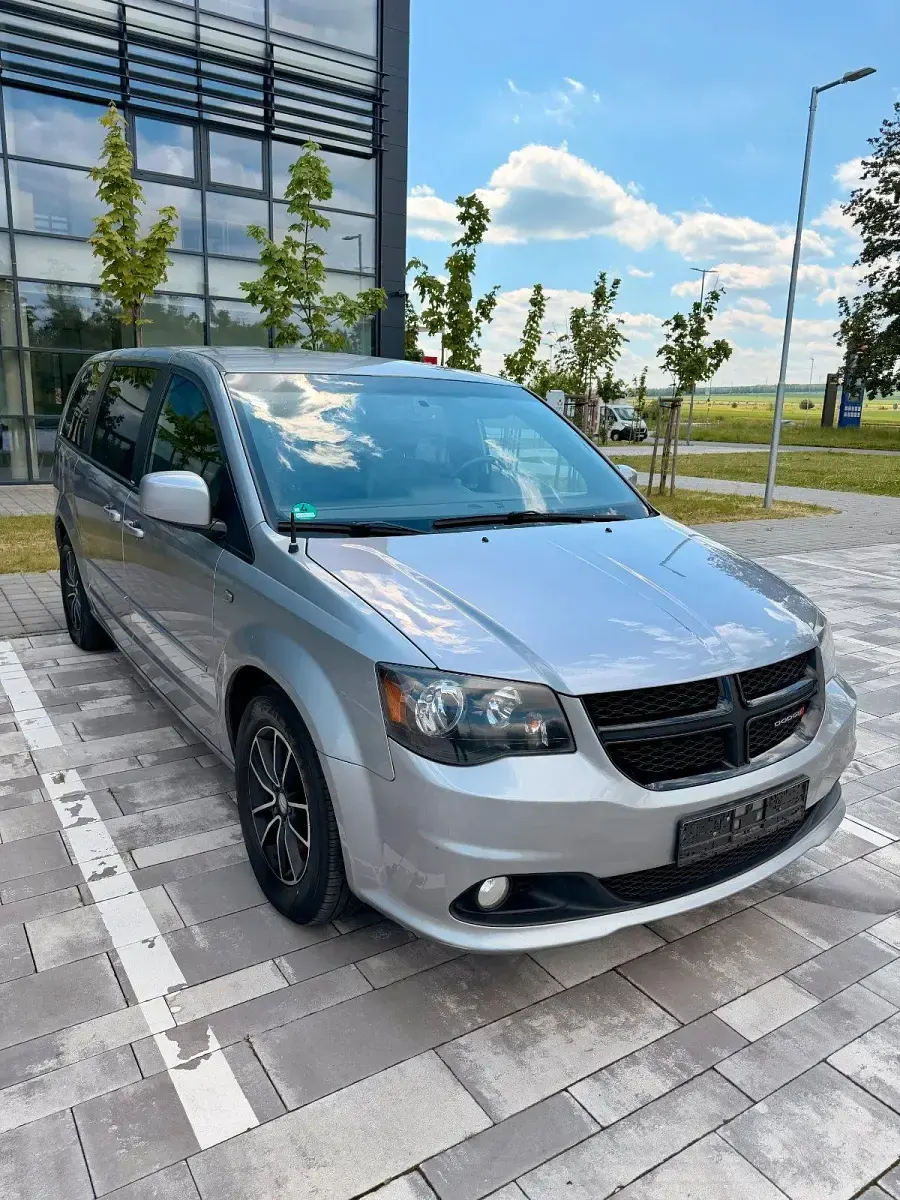 Gebraucht Dodge Grand Caravan 287 PS (211 kW) 2014 Silber Van / Kleinbus