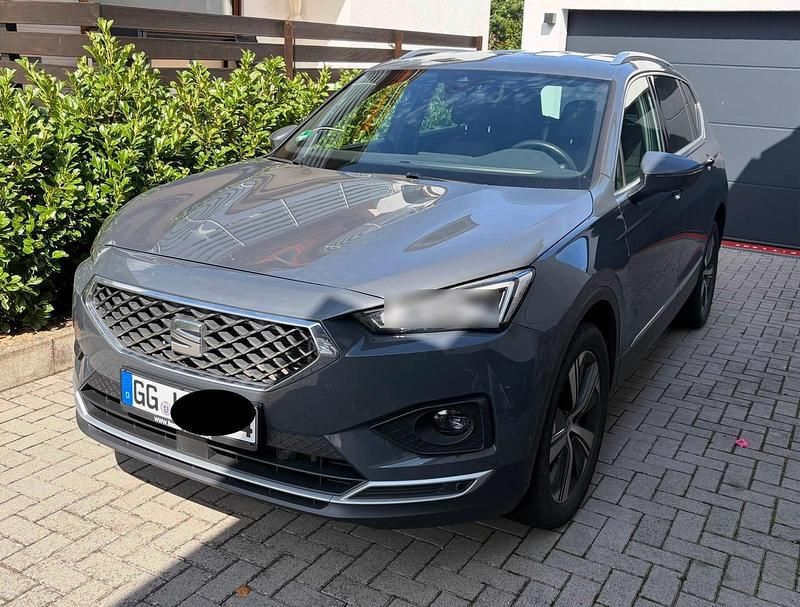 Grau Gebraucht 2022 Seat Tarraco SUV | 34.900 € (Fairer Preis) - Bild 1/4