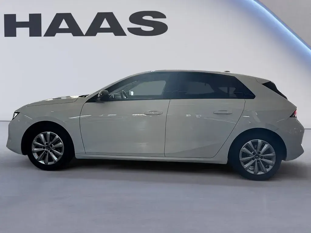 Gebraucht Opel Astra Edition 110 PS (80 kW) 2024 Weiß Kleinwagen