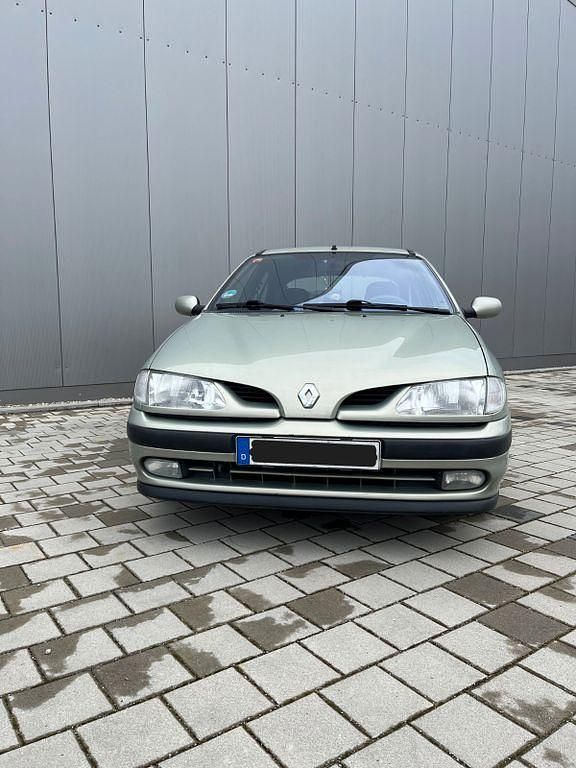 Gebraucht Renault Mégane 90 PS (66 kW) 1998 Grün Limousine