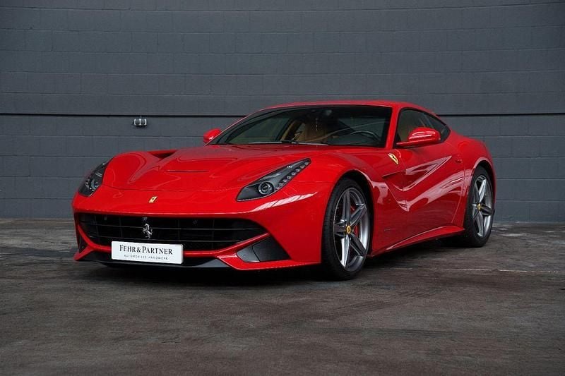 Gebraucht Ferrari F12 741 PS (545 kW) 2013 Rot Coupé