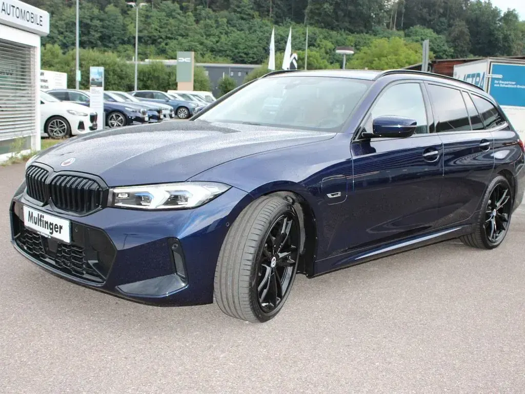 Gebraucht BMW 330e M Sport 292 PS (214 kW) 2022 Blau Limousine