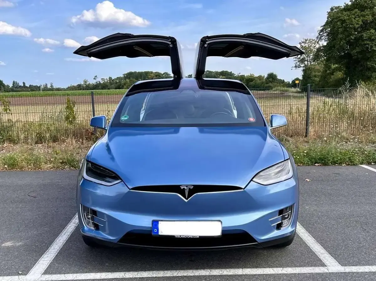 Second-hand Tesla Model X 309 kW (421 CP) 2018 Albastru SUV
