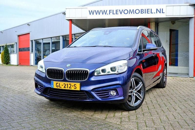 Blau Gebraucht 2015 BMW 218 Gran Tourer Sport Line Van / Kleinbus | 15.450 € (Fairer Preis) - Bild 1/4