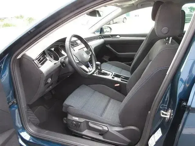 Gebraucht VW Passat GTE 218 PS (160 kW) 2022 Blau Kombi