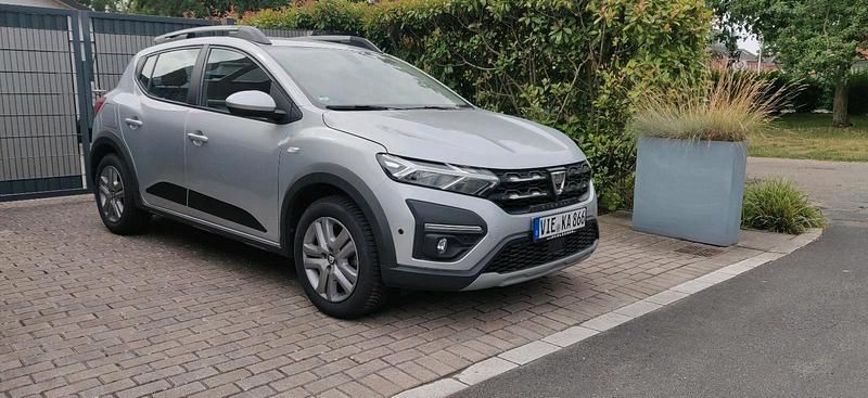 Silber Gebraucht 2022 Dacia Sandero Comfort Kleinwagen | 12.300 € (Guter Preis) - Bild 1/4
