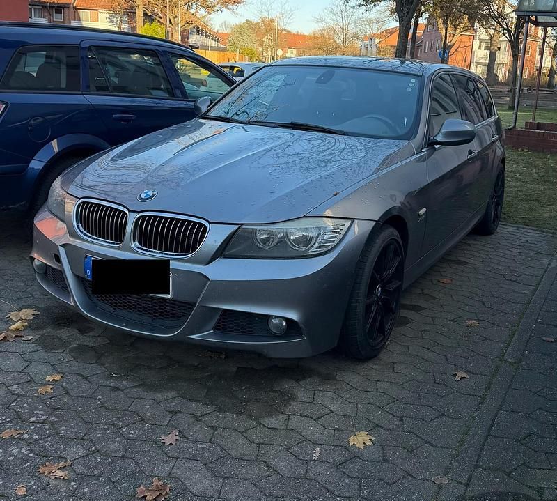 Grau Gebraucht 2010 BMW 330 M Sport Kombi | 7.000 € (Fairer Preis) - Bild 1/4