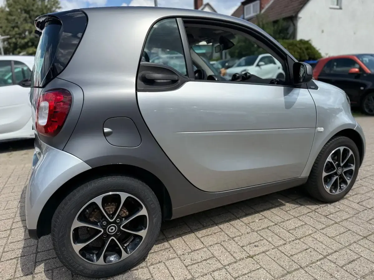 Gebraucht Smart ForTwo Coupé Passion 90 PS (66 kW) 2017 Grau Coupé