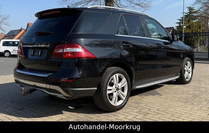 Gebraucht Mercedes ML350 258 PS (189 kW) 2012 Schwarz SUV