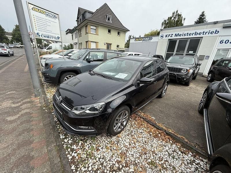 Deep black perleffekt Gebraucht 2016 VW Polo Allstar Limousine | 10.870 € (Etwas zu teuer) - Bild 1/4
