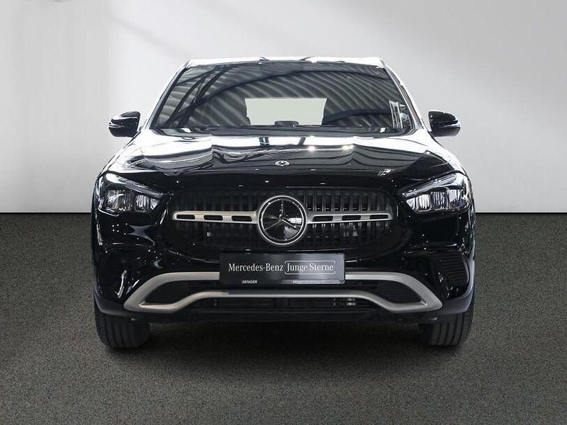 Gebraucht Mercedes GLA200 163 PS (119 kW) 2024 Schwarz SUV