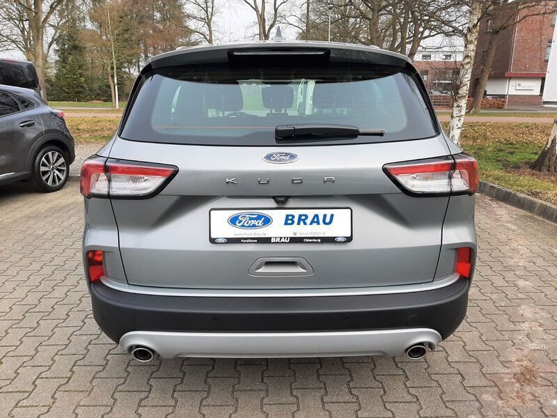 Gebraucht Ford Kuga Titanium 120 PS (88 kW) 2023 Solar silver metallic SUV