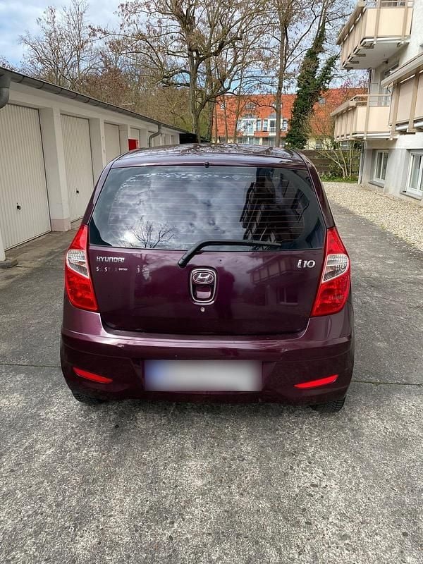 Gebraucht Hyundai i10 69 PS (50 kW) 2012 Violet Kleinwagen