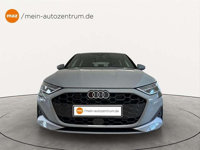 Gebraucht Audi A3 Advanced 150 PS (110 kW) 2025 Pfeilgrau perleffekt Limousine