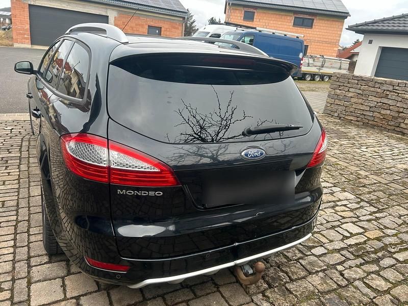 Gebraucht Ford Mondeo 140 PS (102 kW) 2010 Schwarz Kombi