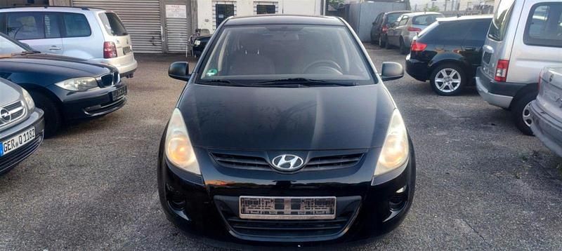 Schwarz Gebraucht 2010 Hyundai i20 Classic Limousine | 2.799 € (Guter Preis) - Bild 1/4
