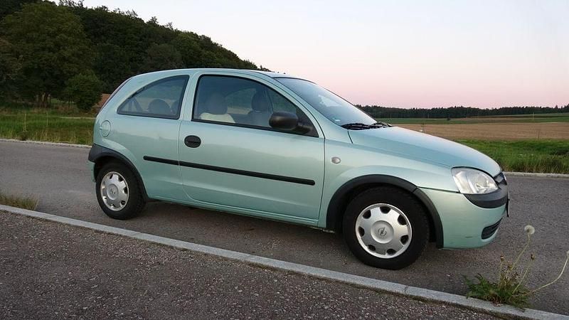 Grün Gebraucht 2002 Opel Corsa Limousine | 650 € (Guter Preis) - Bild 1/4