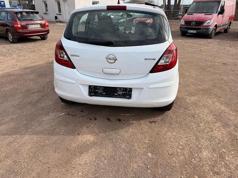 Gebraucht Opel Corsa Edition 69 PS (50 kW) 2012 Weiß Kleinwagen