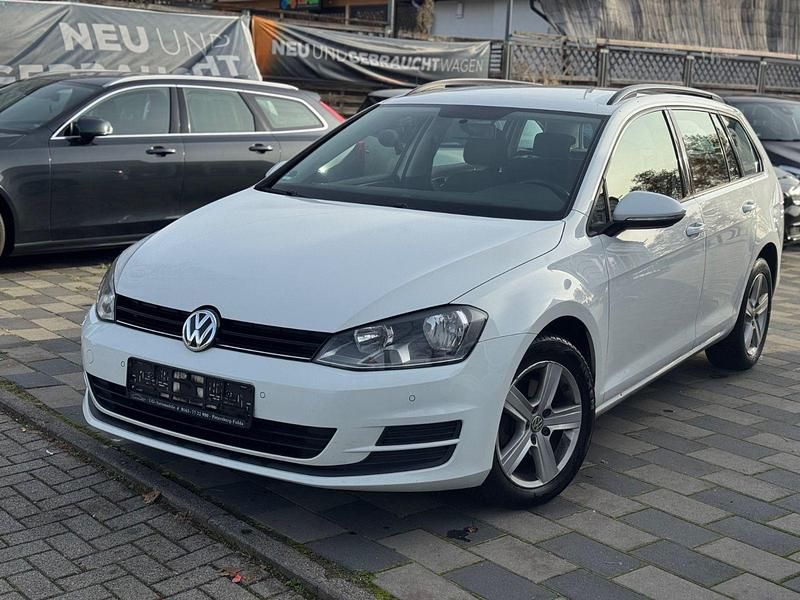 Weiß Gebraucht 2016 VW Golf VII Comfortline Kombi | 4.999 € (Teuer) - Bild 1/4