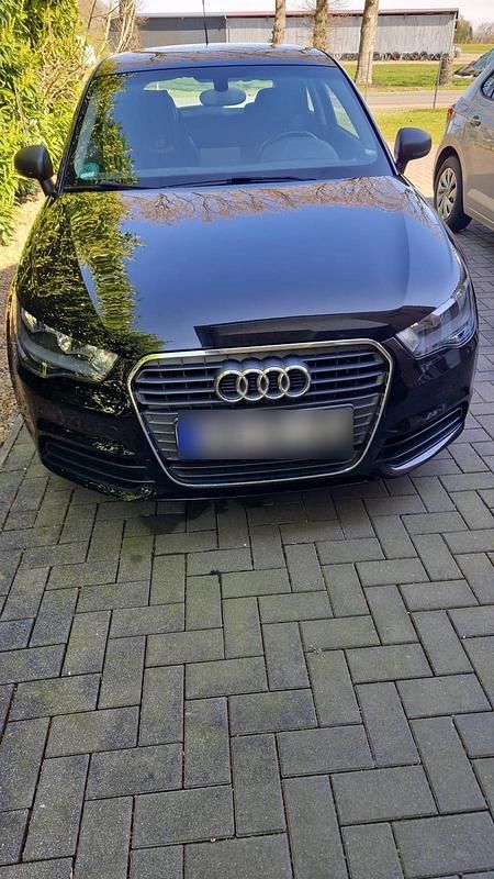 Second-hand Audi A1 Design 84 CP (61 kW) 2011 Negru Hatchback
